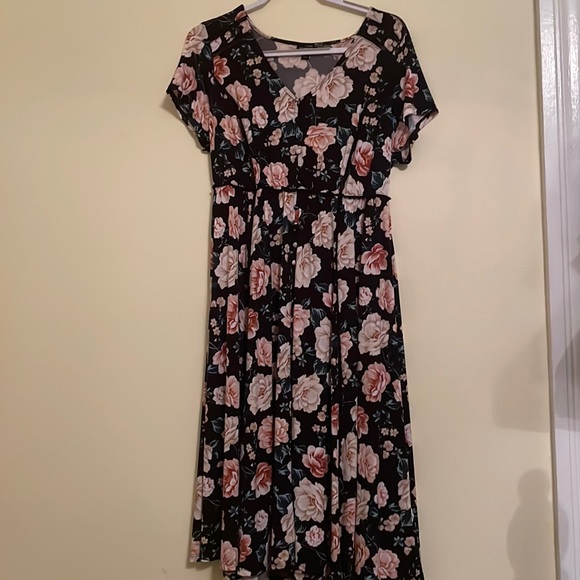 torrid black floral midi dress - Picture 1 of 7